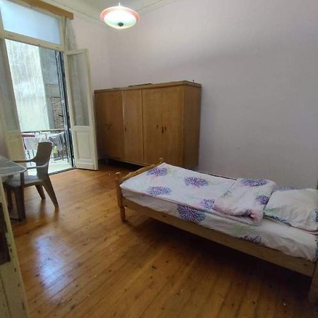 Room No5 A Private Room With Balcony For Men Only And No Ladies Allowed غرفة خاصة للرجال فقط ممنوع السيدات Александрия Екстериор снимка